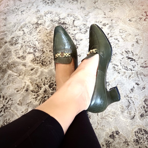 YVES SAINT LAURENT🌹Stylish elegant leather shoes - Picture 4 of 16